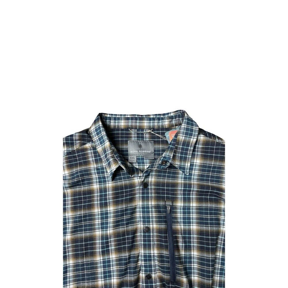 Royal Robbins Men's XXL Outdoor button down Snap on shirt UPF 50 Zip Pocket